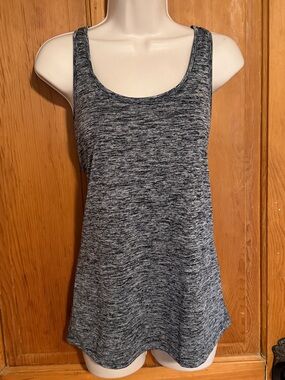 Under Armour Women’s Grey Loose Heat Gear Tank